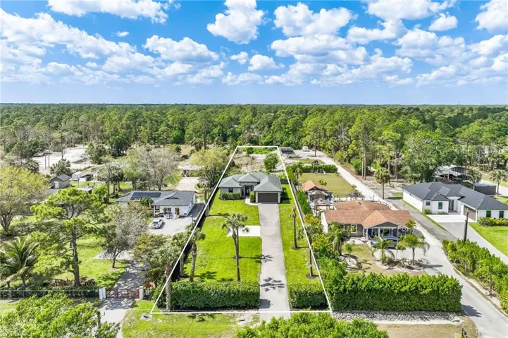133  14th NE ST, Naples, FL 34120