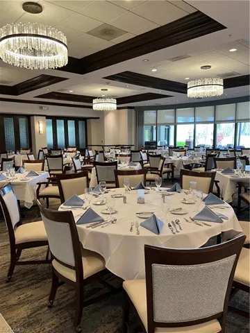 Clubhouse dining