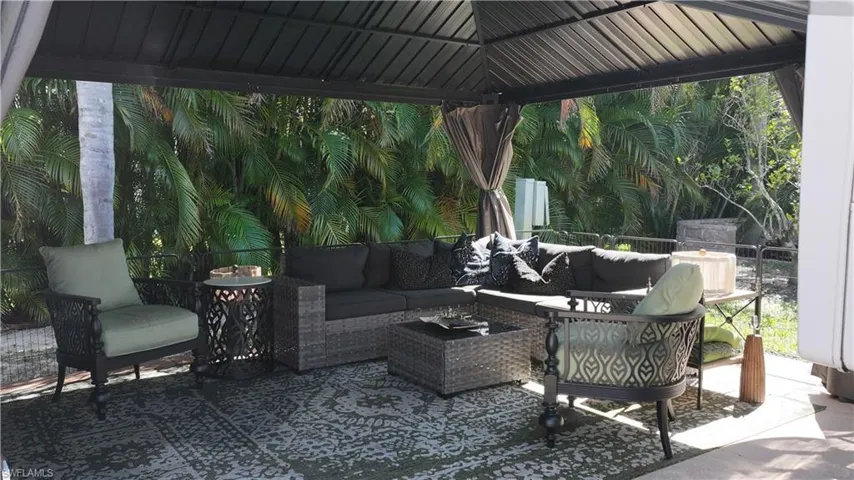 View of patio / terrace featuring outdoor lounge area