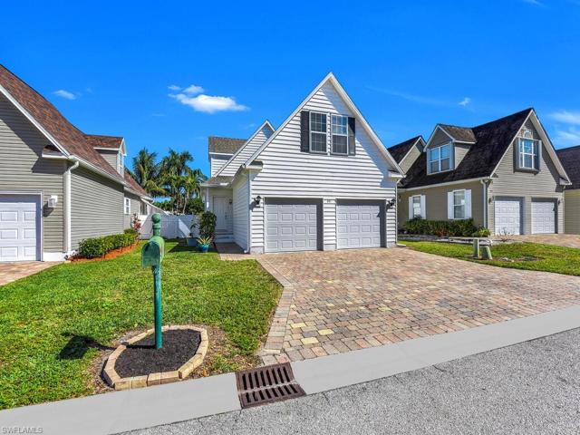 401  Leawood  CIR, Naples, FL 34104