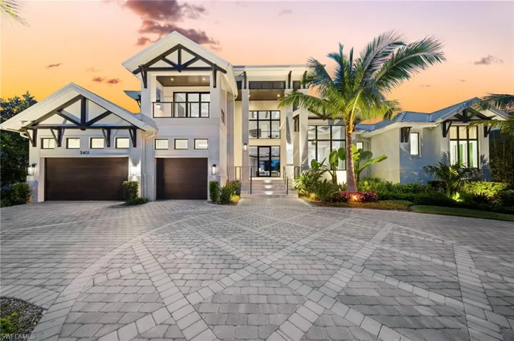 View of front of home with a 3 car-garage (ROOM FOR CAR LIFTS)