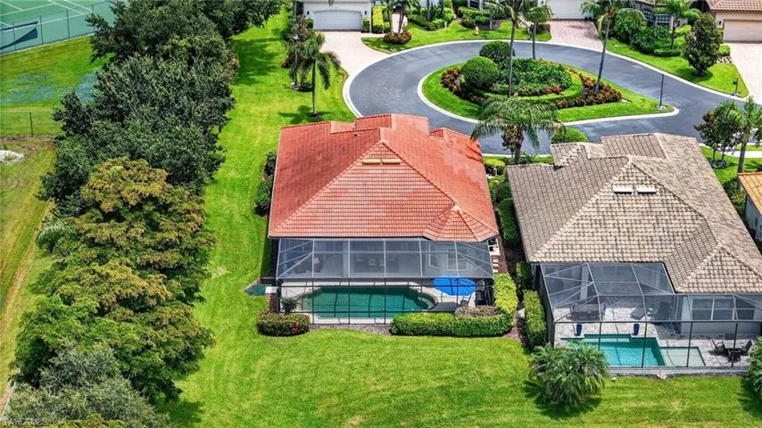 6062 Divot Ct, Naples, Florida 34113