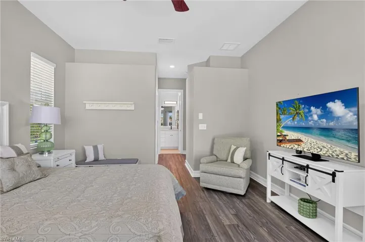 6062 Divot Ct, Naples, Florida 34113