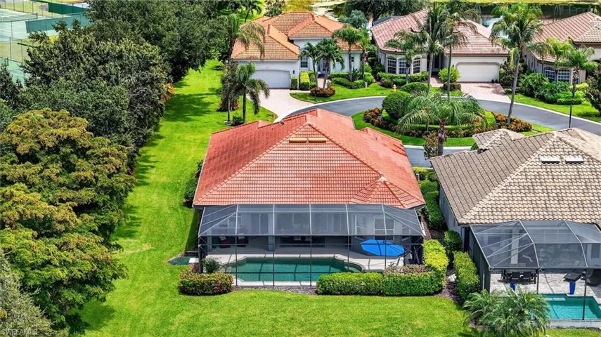 6062 Divot Ct, Naples, Florida 34113