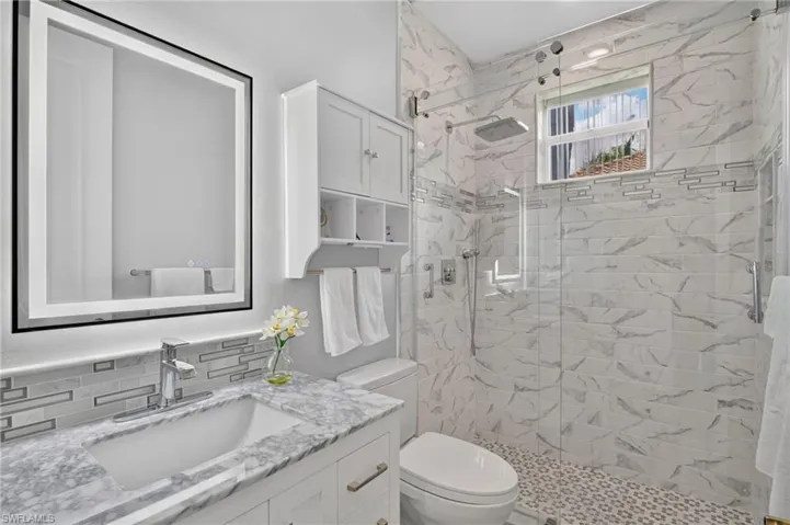 6062 Divot Ct, Naples, Florida 34113