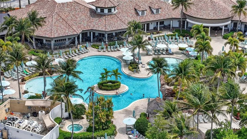 6062 Divot Ct, Naples, Florida 34113