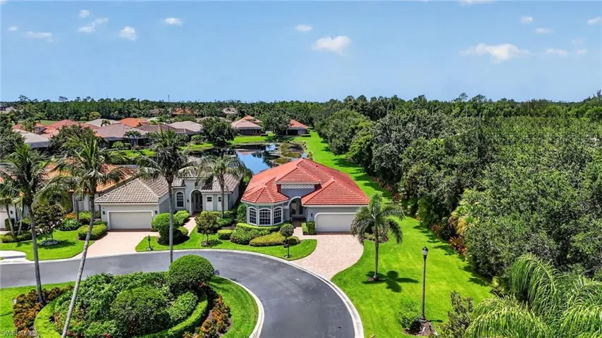 6062 Divot Ct, Naples, Florida 34113