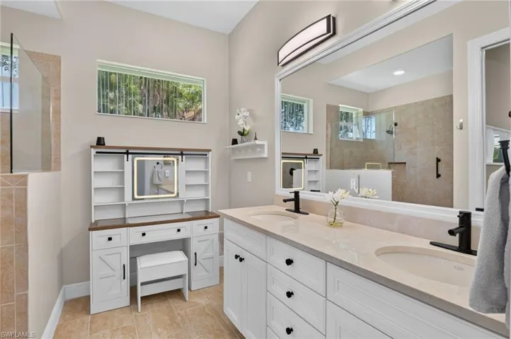 6062 Divot Ct, Naples, Florida 34113