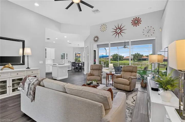 6062 Divot Ct, Naples, Florida 34113