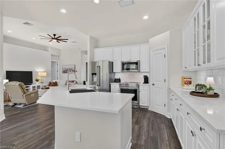 6062 Divot Ct, Naples, Florida 34113