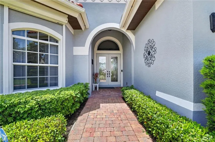 6062 Divot Ct, Naples, Florida 34113