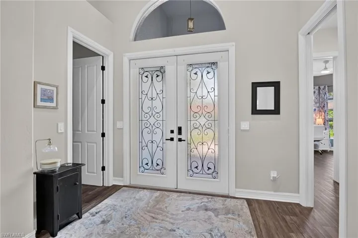 6062 Divot Ct, Naples, Florida 34113