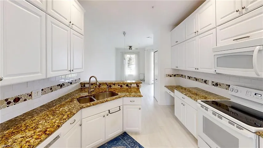 2185  Arielle  DR, Naples, FL 34109