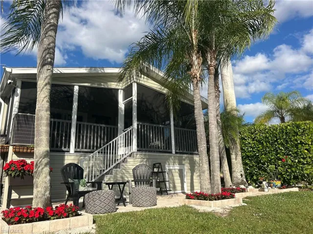 1079  Diamond Lake  CIR, Naples, FL 34114