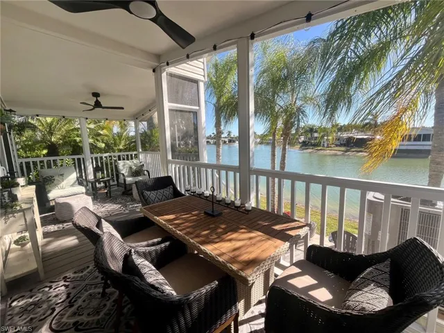 1079  Diamond Lake  CIR, Naples, FL 34114