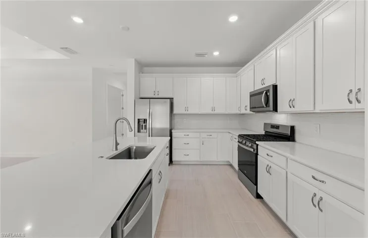 2079  Freemont  WAY, Naples, FL 34120