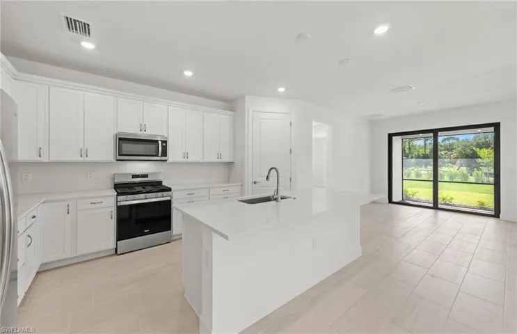 2079  Freemont  WAY, Naples, FL 34120