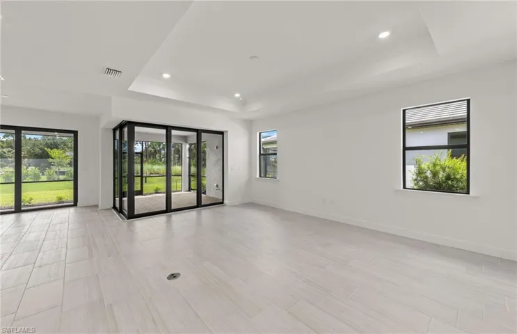 2079  Freemont  WAY, Naples, FL 34120