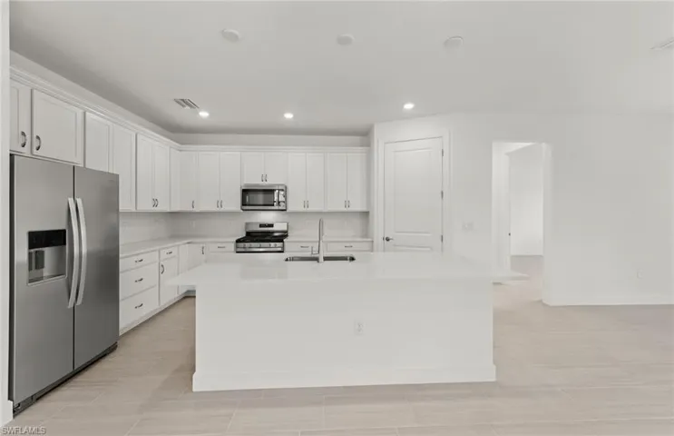 2079  Freemont  WAY, Naples, FL 34120