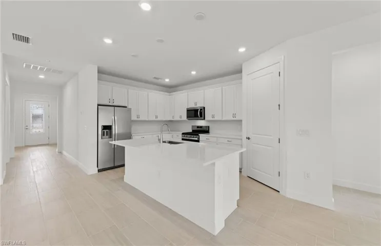 2079  Freemont  WAY, Naples, FL 34120