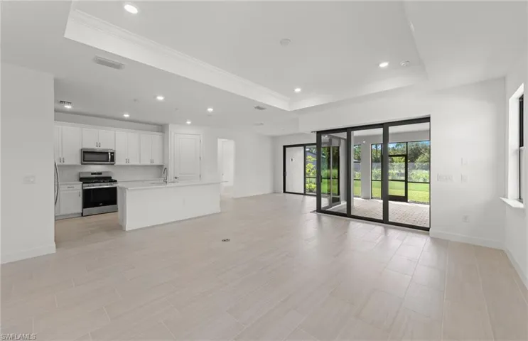 2079  Freemont  WAY, Naples, FL 34120