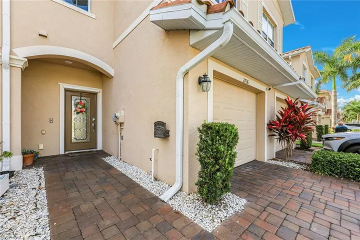 2736 Blossom Way, Naples, Florida 34120