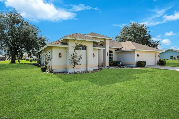615 Se 19th Ct, Cape Coral, Florida 33990
