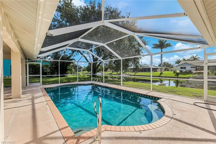 615 Se 19th Ct, Cape Coral, Florida 33990