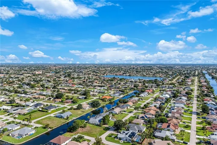 615 Se 19th Ct, Cape Coral, Florida 33990