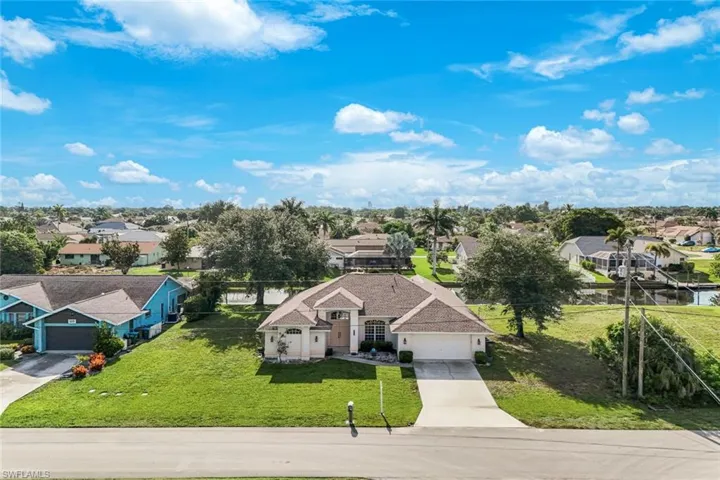 615 Se 19th Ct, Cape Coral, Florida 33990