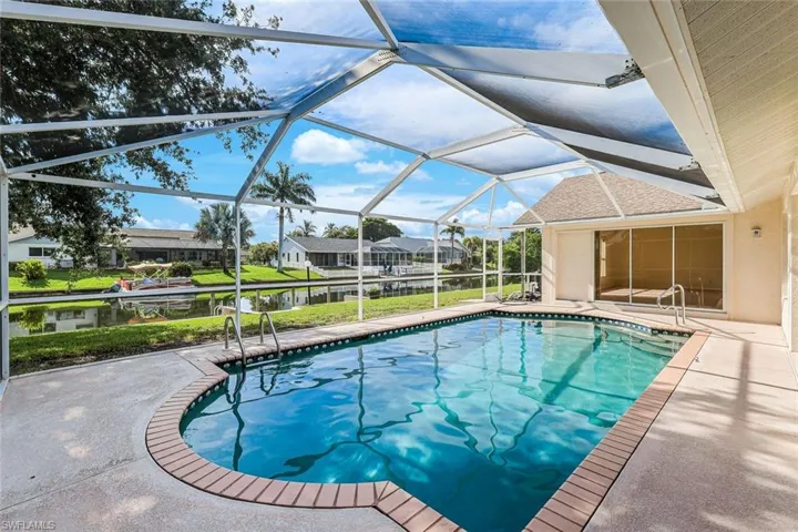 615 Se 19th Ct, Cape Coral, Florida 33990