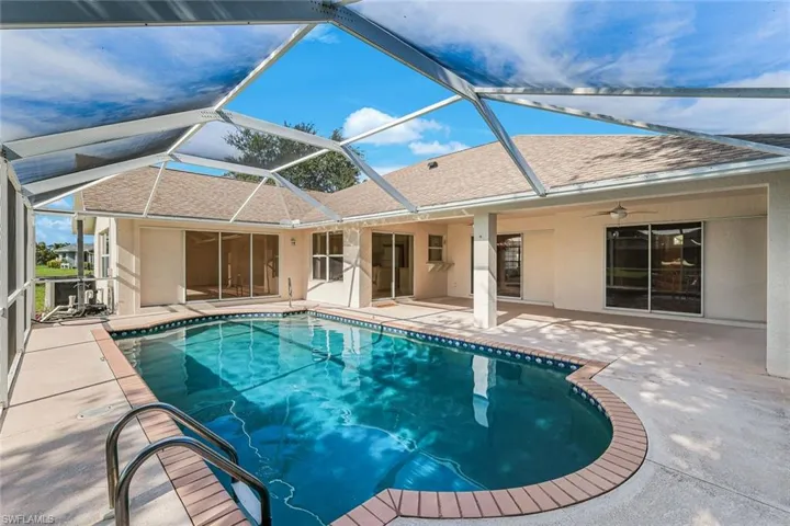 615 Se 19th Ct, Cape Coral, Florida 33990