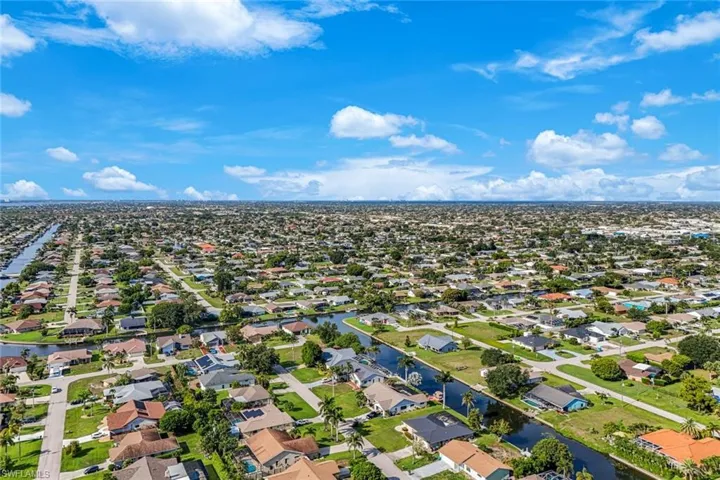 615 Se 19th Ct, Cape Coral, Florida 33990