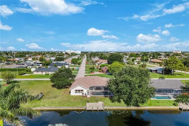 615 Se 19th Ct, Cape Coral, Florida 33990