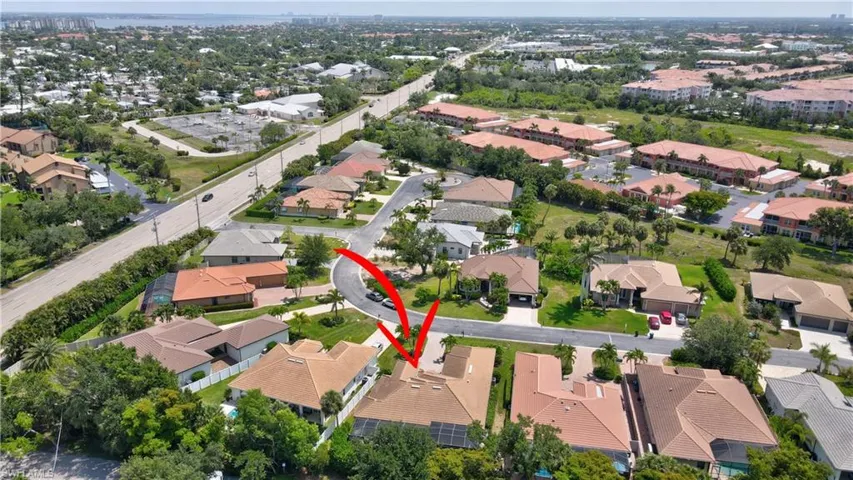 Fantastic LOCATION! Just off McGregor on the way to Sanibel. Beautiful small community with only 20 homes.