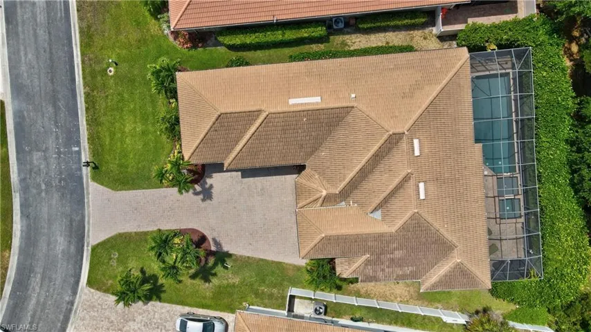 Aerial view of property and surrounding area