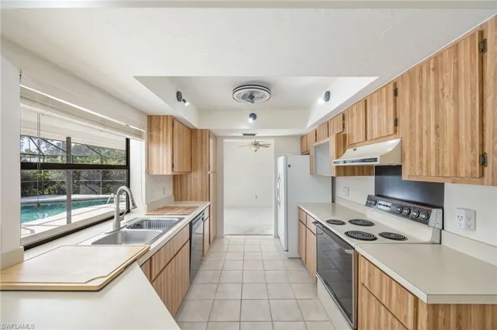 25548 Fenner Cir, Bonita Springs, Florida 34135