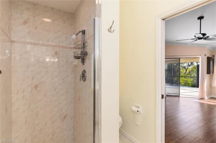 en suite tiled shower