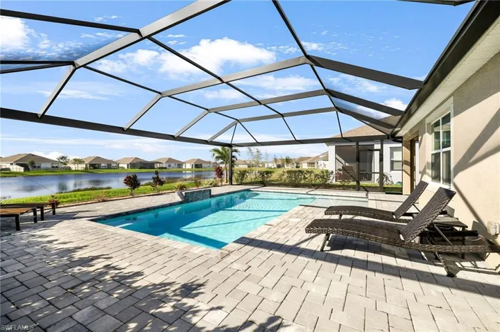 8915  Cascade Price  CIR, North Fort Myers, FL 33917