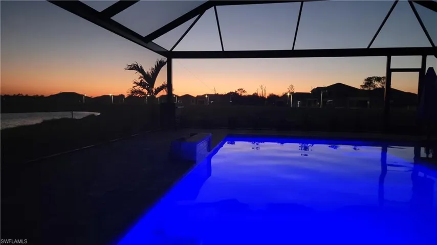 8915  Cascade Price  CIR, North Fort Myers, FL 33917