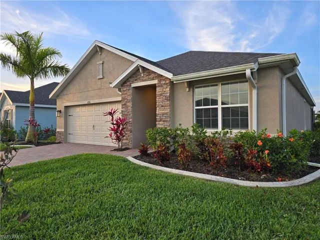 8915  Cascade Price  CIR, North Fort Myers, FL 33917