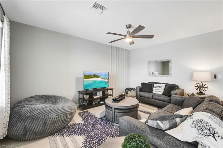 8915  Cascade Price  CIR, North Fort Myers, FL 33917