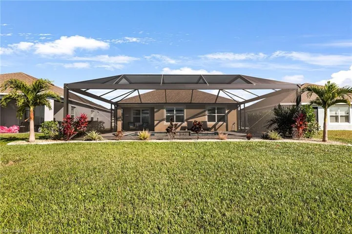 8915  Cascade Price  CIR, North Fort Myers, FL 33917