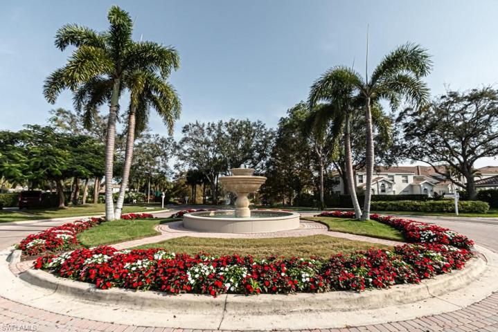 Beautifully Maintained Common Grounds