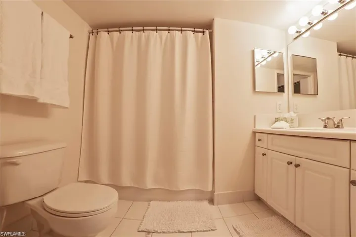1220 Wildwood Lakes Blvd 201, Naples, Florida 34104