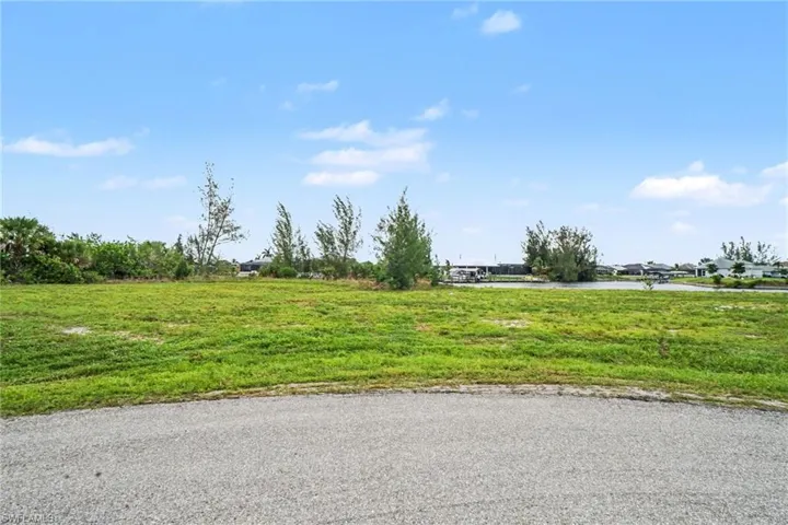 3900 Nw 19th St, Cape Coral, Florida 33993