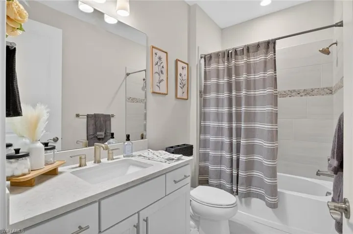 3663 Passion Vine Dr, Alva, Florida 33920