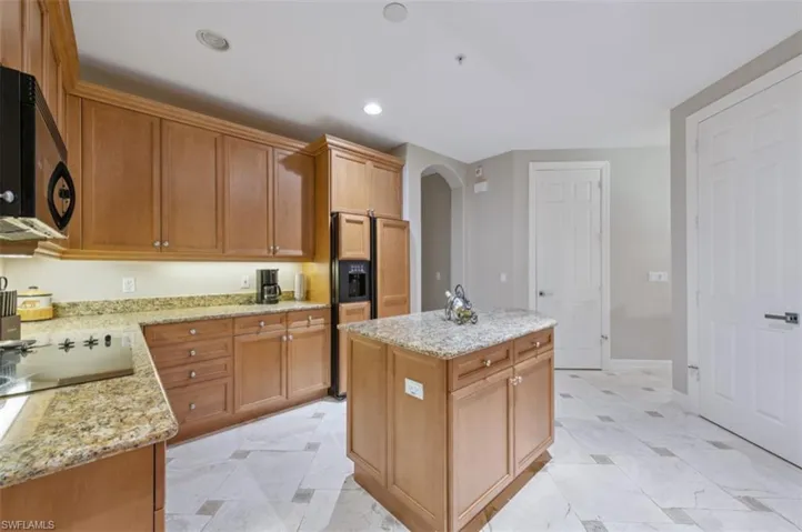 2826  Tiburon E BLVD, Naples, FL 34109