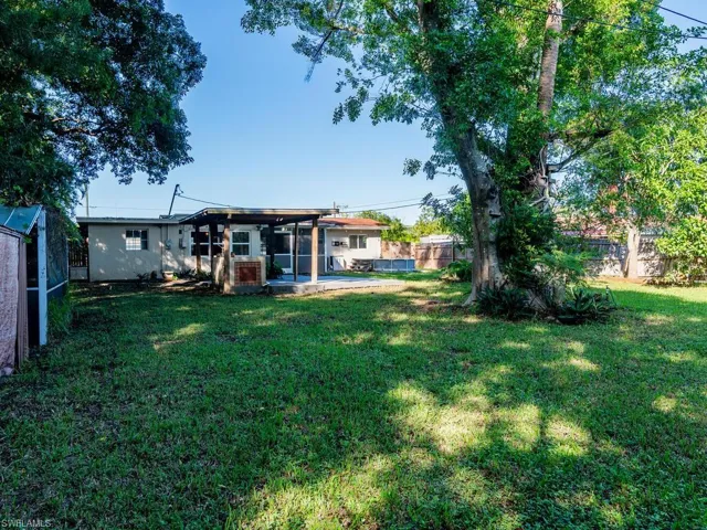 1686  Temple  TER, North Fort Myers, FL 33917