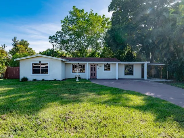 1686  Temple  TER, North Fort Myers, FL 33917